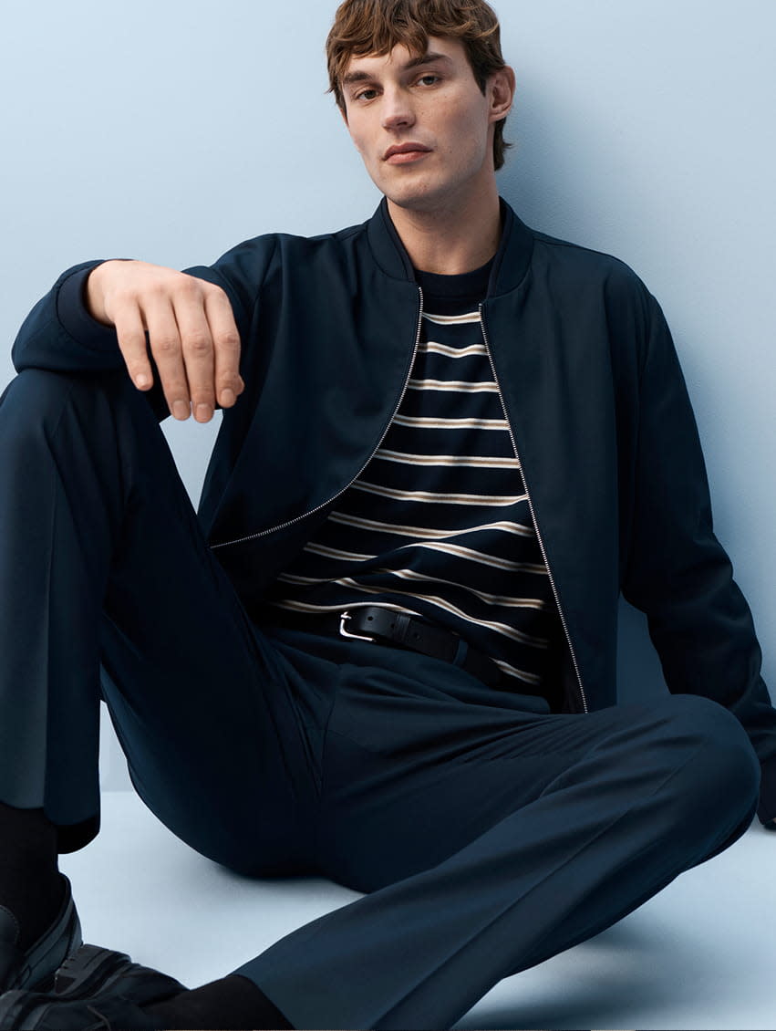 DESKTOP TRIO 851X1130-3