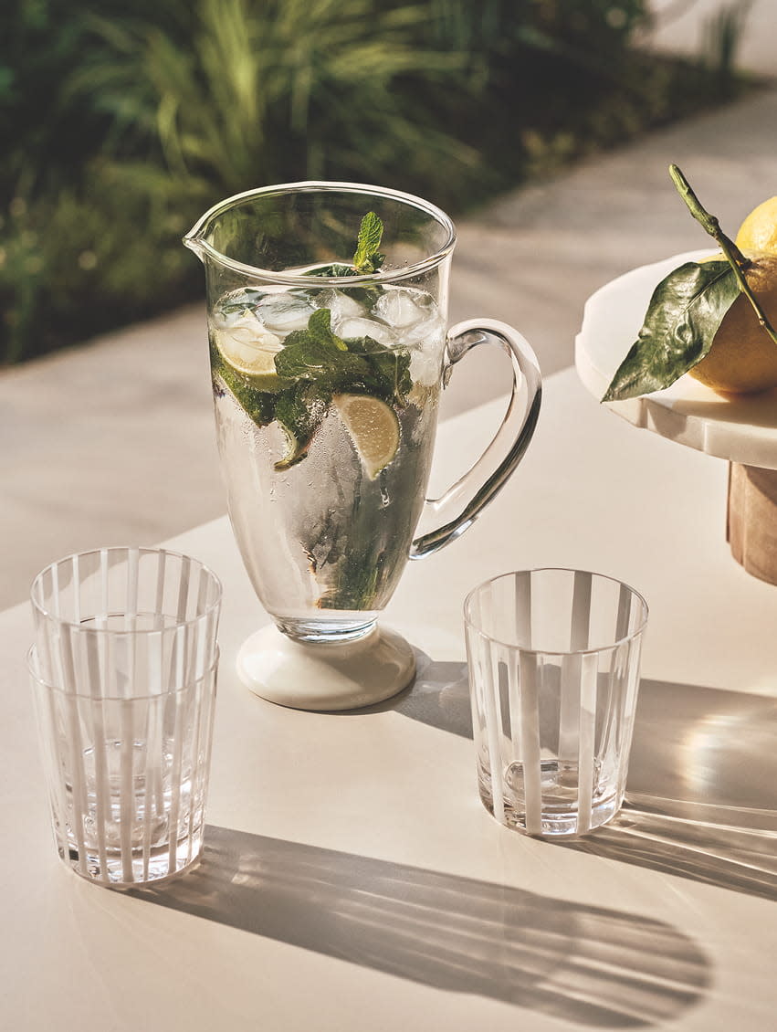 DESKTOP TRIO 851X1130-2