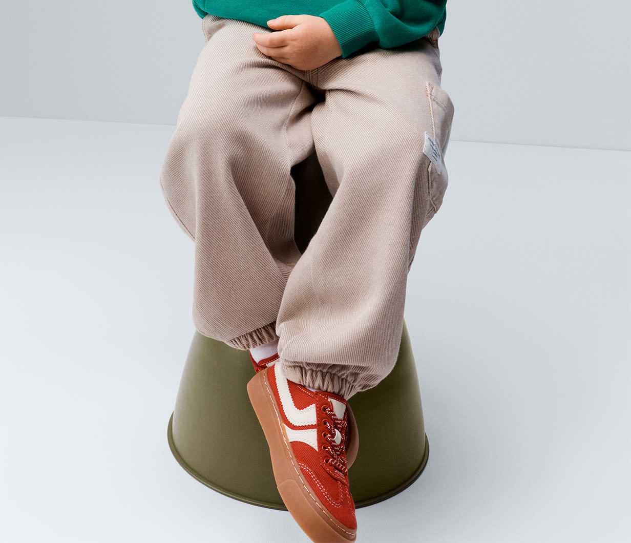 AW BOYS FOOTWEAR CC 1232 X 1060