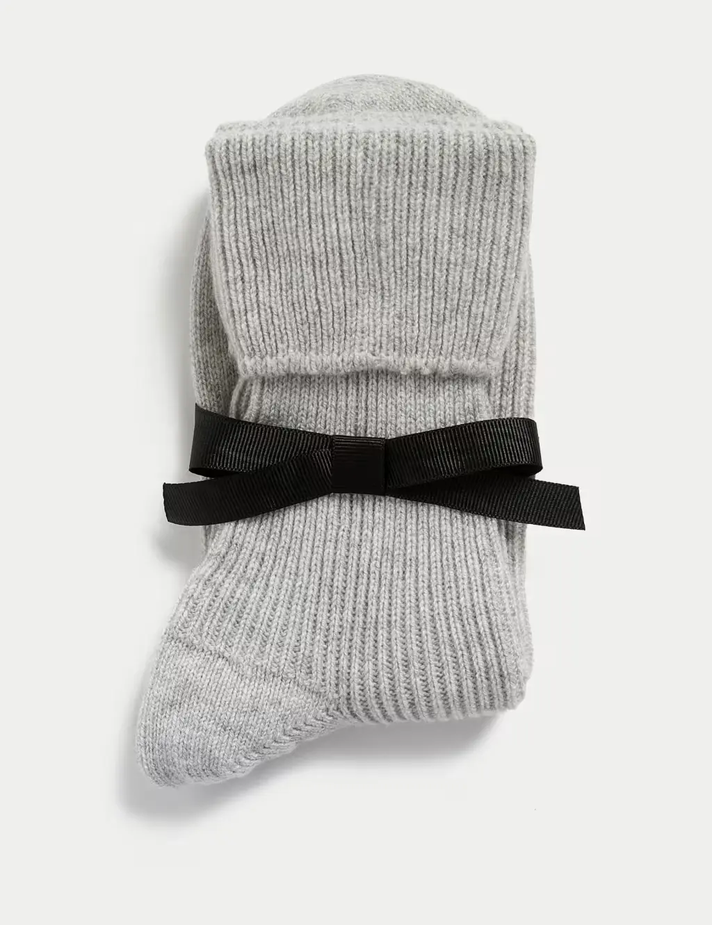 Cashmere socks in black ribbon