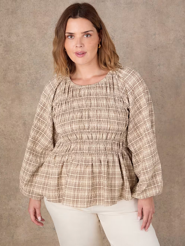 Woman wearing Top