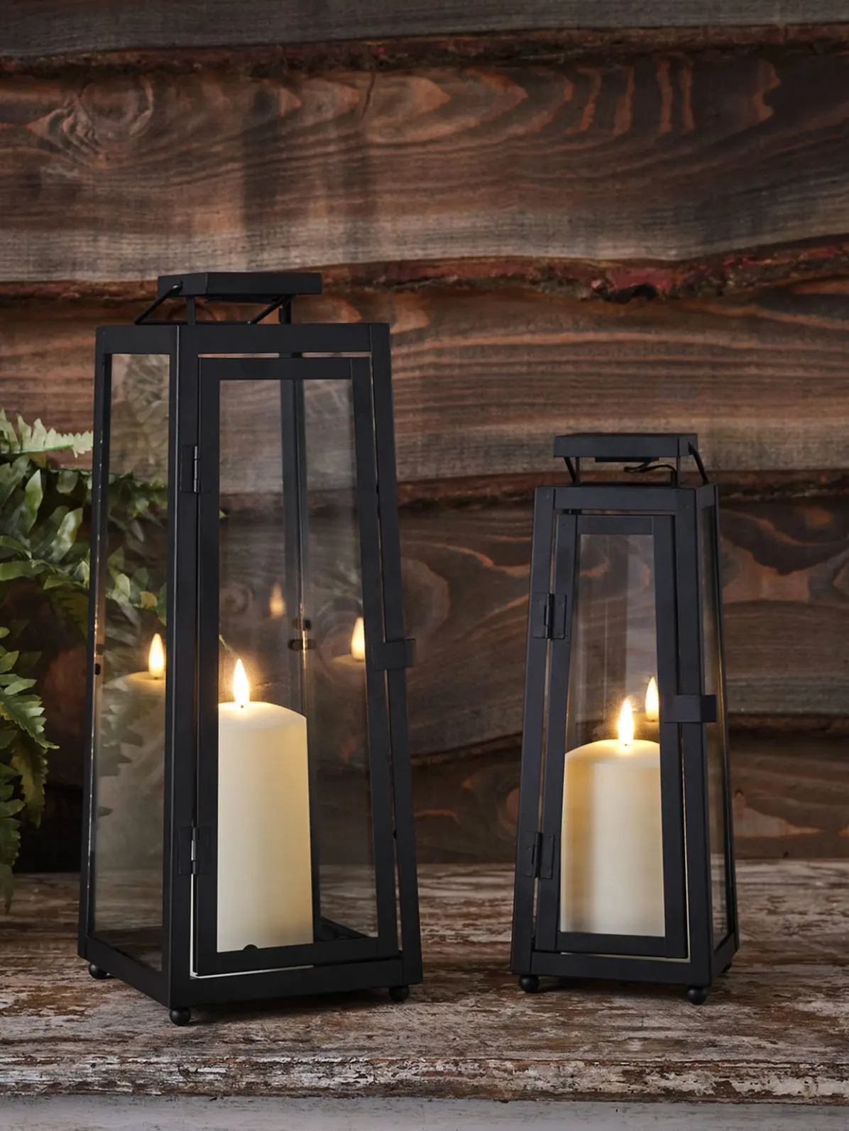 Set of two outdoor lanterns 