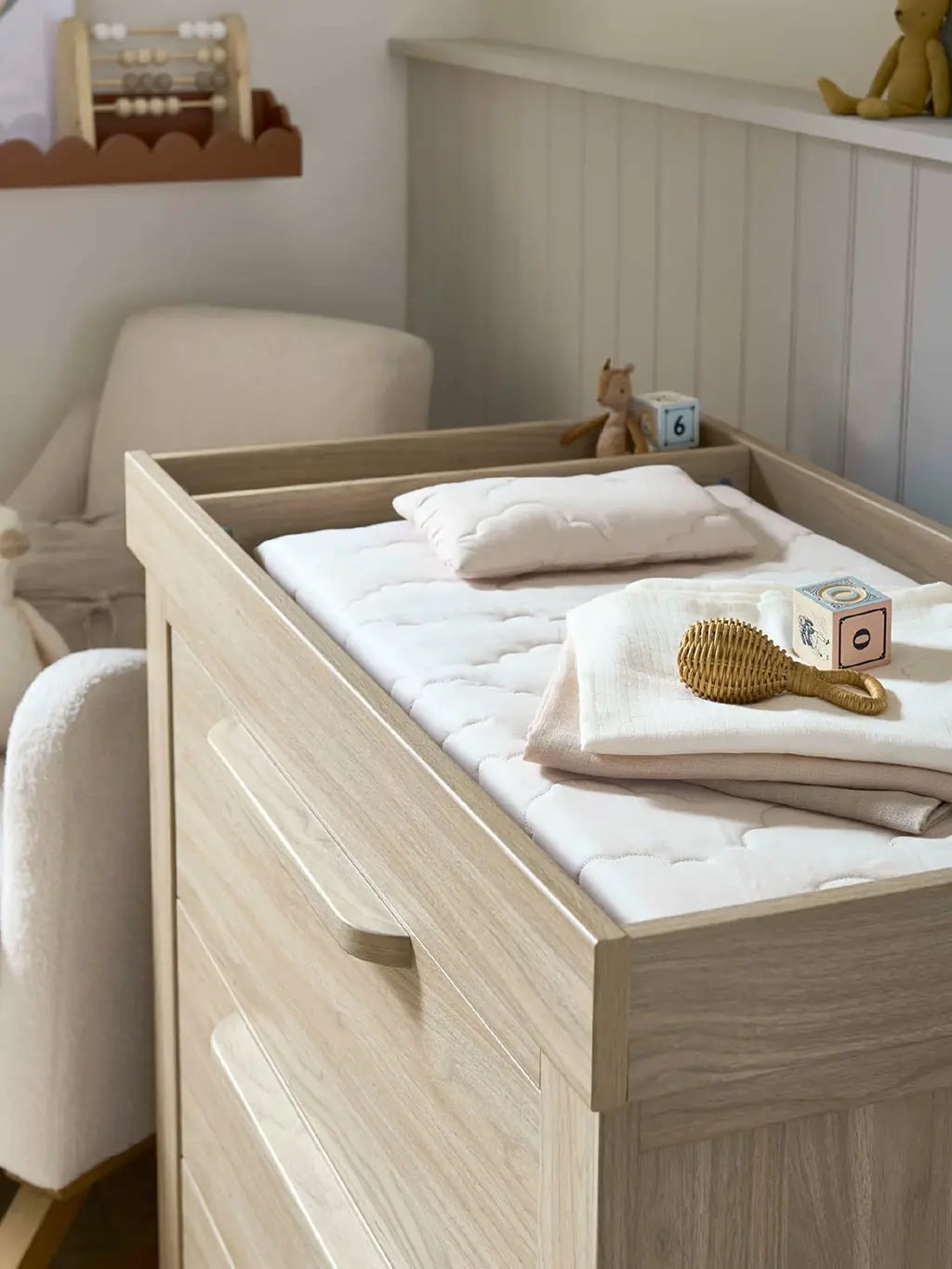 Dresser changer