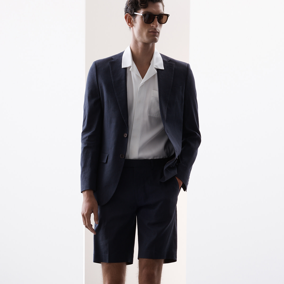 What to wear to the races. 