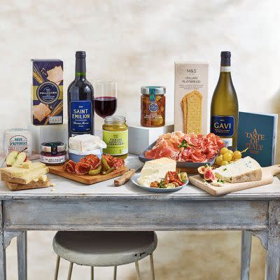 Food and wine hampers