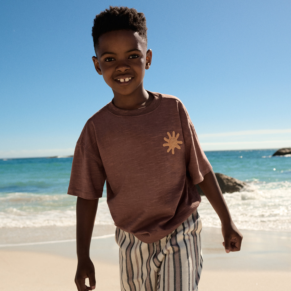Boy wearing holiday clothes 