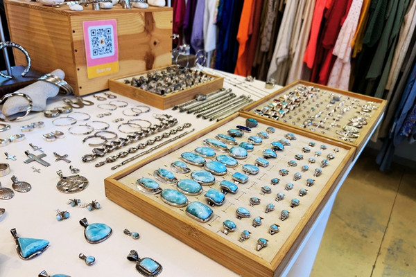 grand-case-shop-st-martin-jewelry-larimar