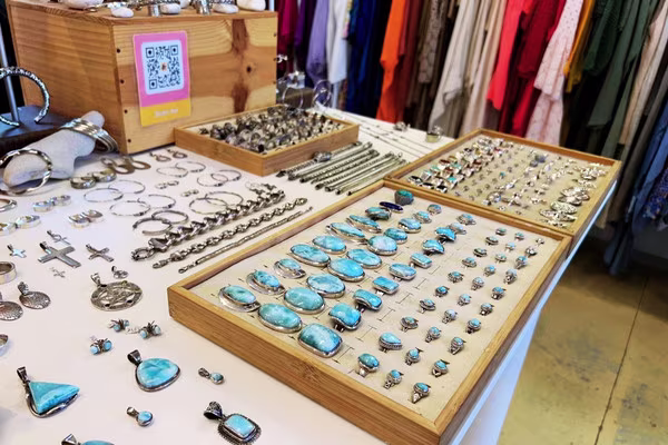 grand-case-shop-st-martin-jewelry-larimar
