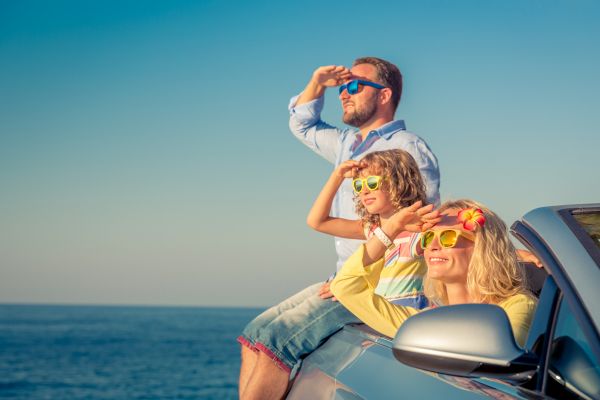 car-rental-family-beach
