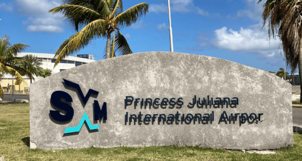 car-rental-juliana-airport-euopcar-sint-maarten-2