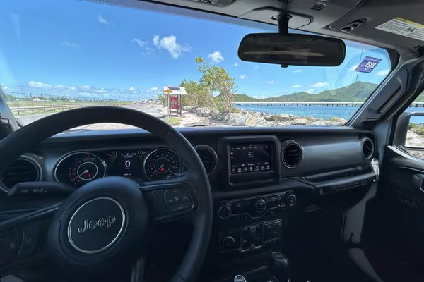 car-rental-st-maarten-jeep-inside