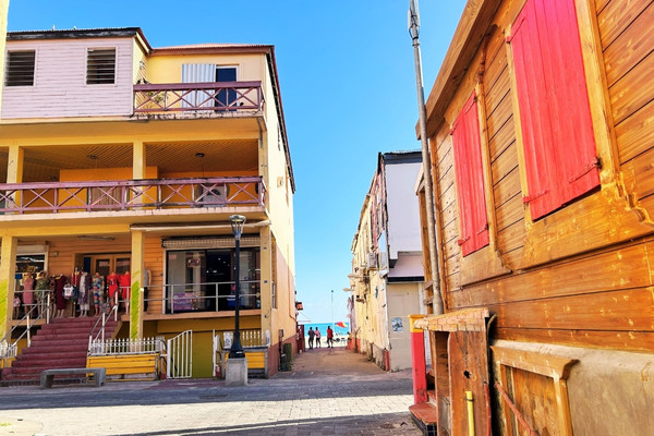 philipsburg-creole-architecture-street