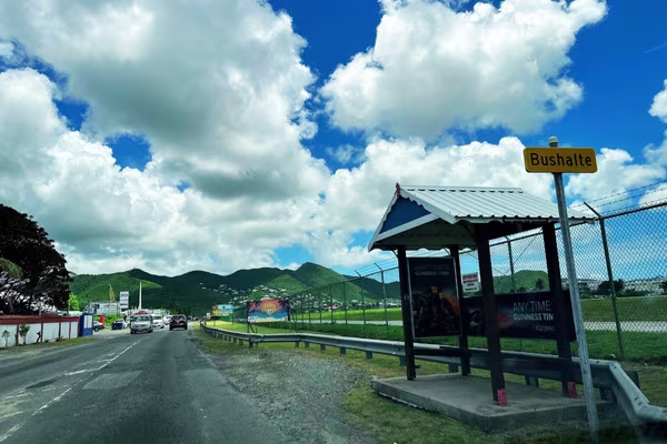 bus stop st maarten