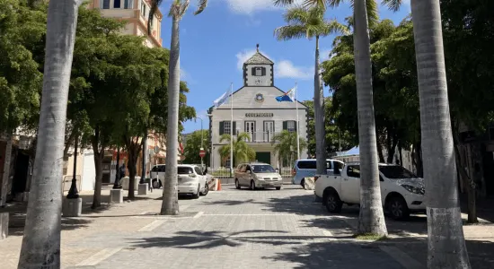 visit-the-courthouse-in-sint-maarten
