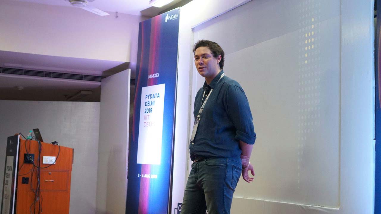 victor robin on stage