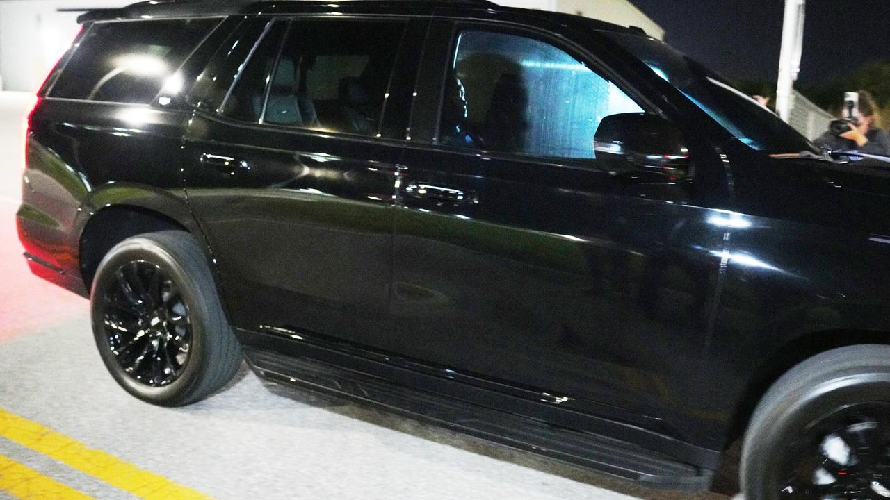 Tiger Woods leaves the Martin County sheriff-s office