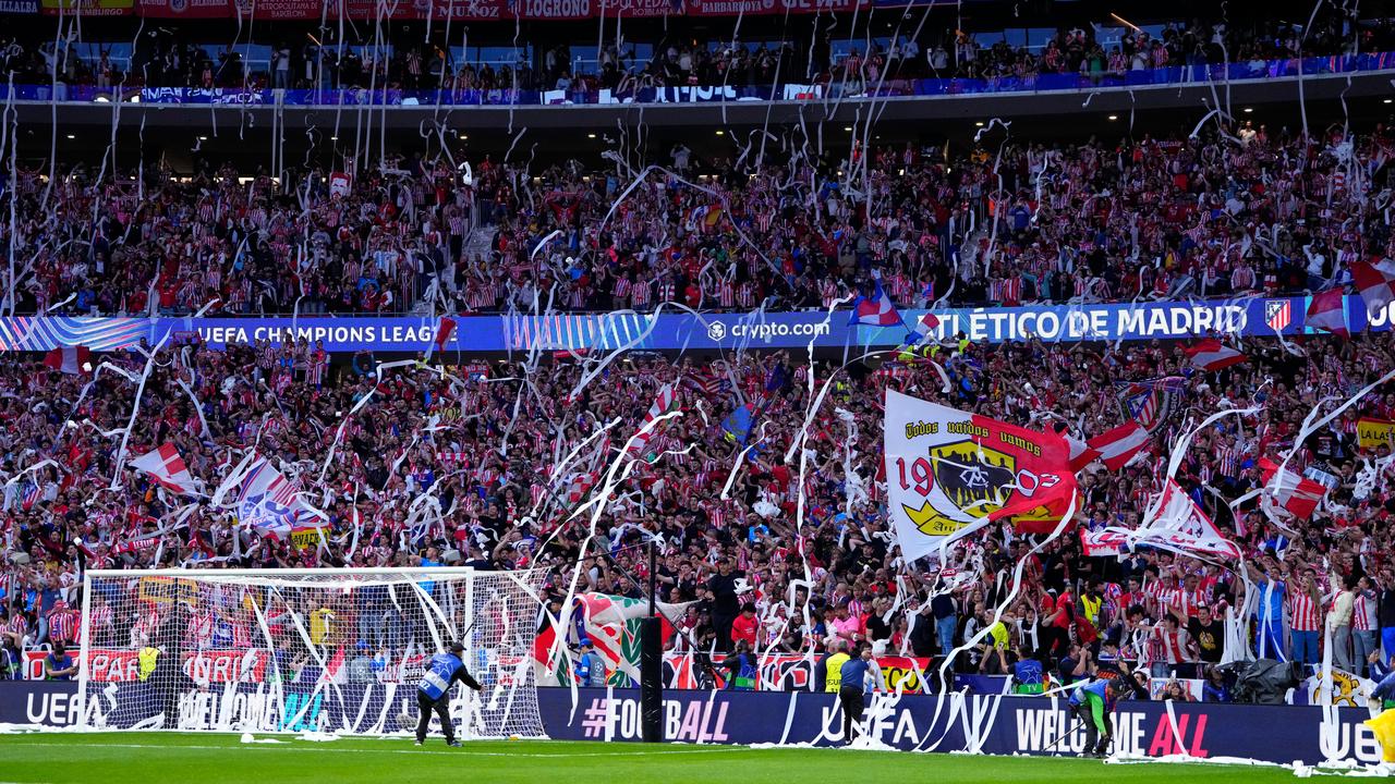 Madrid throw toilet paper