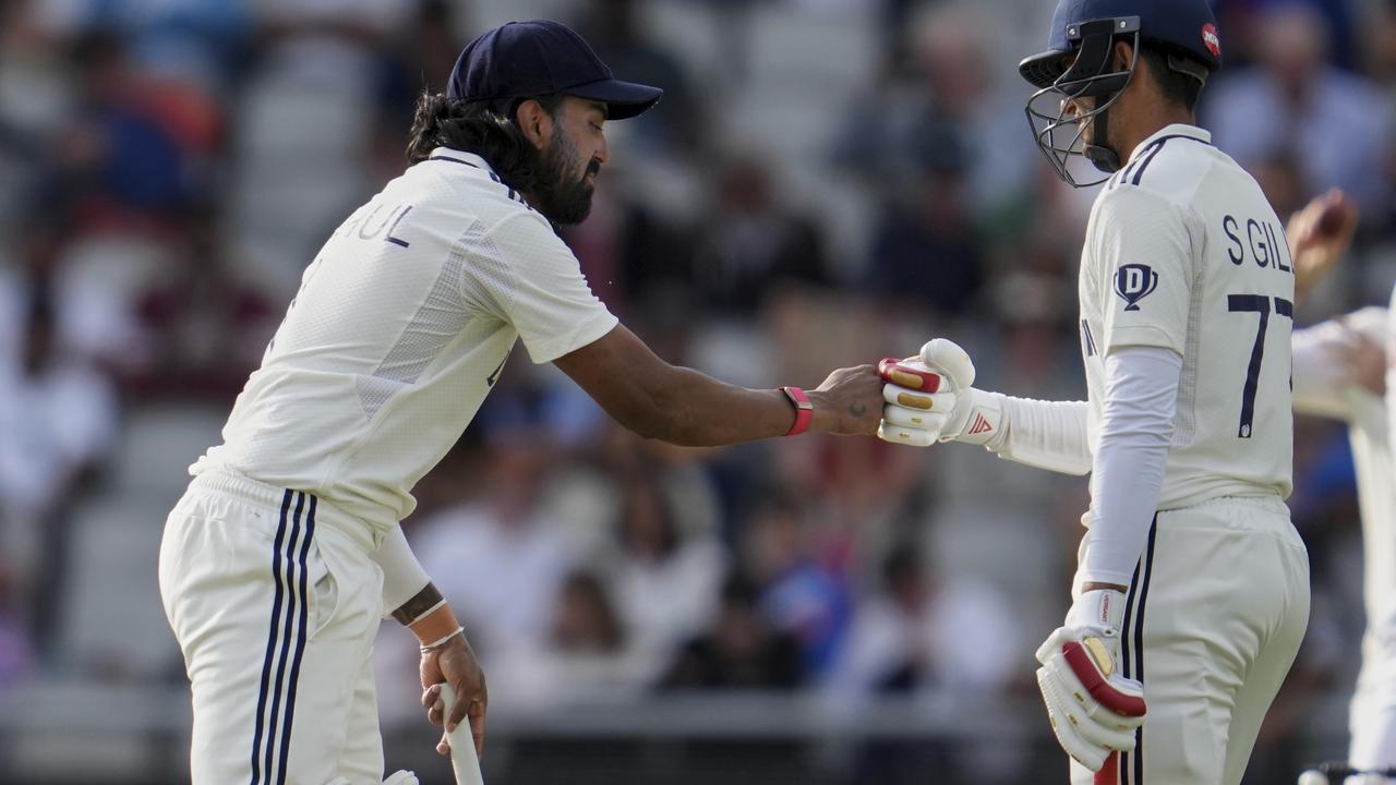 KL Rahul and Shubman Gil