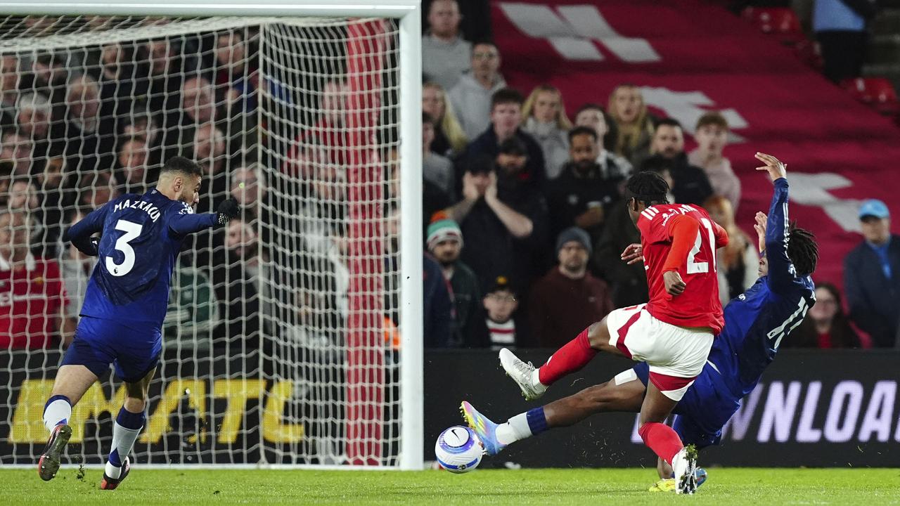 Anthony Elanga slots home for Forest