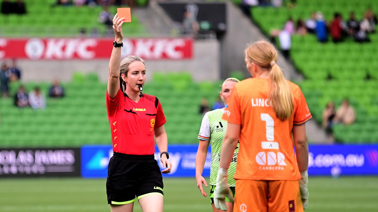 Referee