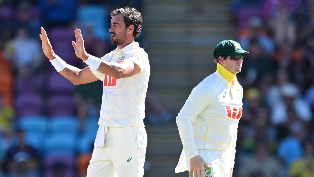 Mitchell Starc and Steve Smith
