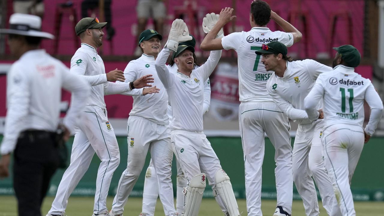 South Africa's players congratulate teammate Marco Jansen after dismissing Kamindu Mendis