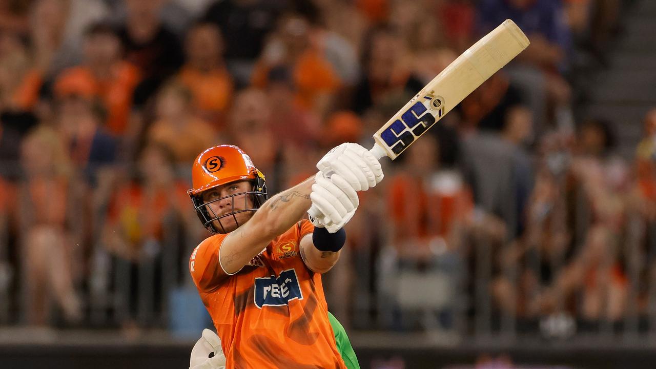 Fumbly Scorchers lock up top spot as fumbly Stars tumble