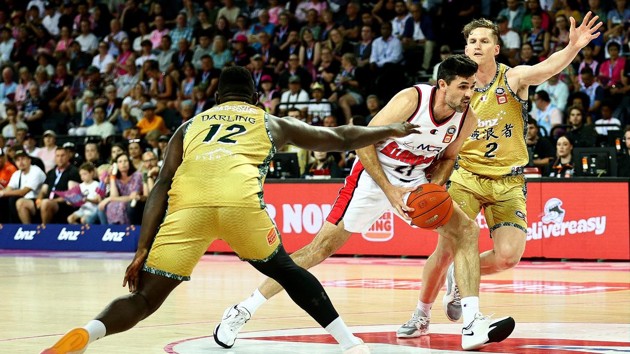 Hawks v Breakers