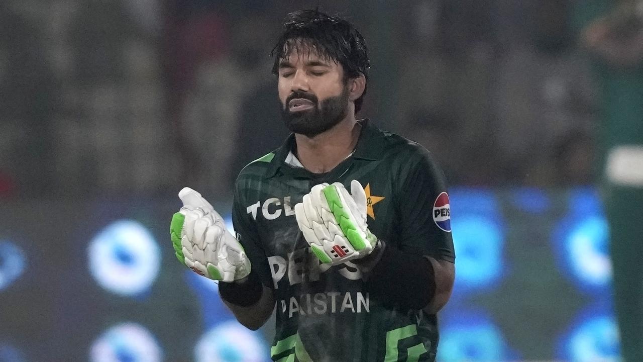 Pakistan book tri-series final with Blackcaps after huge run chase