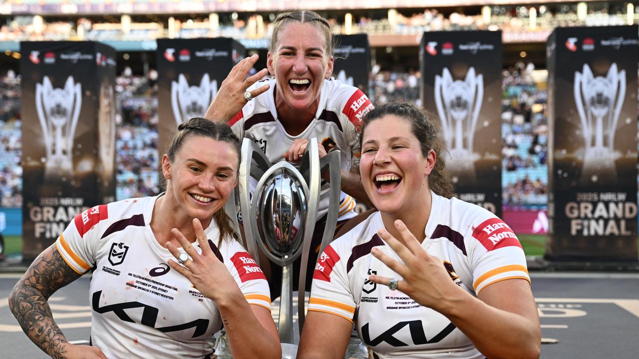 Julia Robinson, Ali Brigginshaw and Chelsea Lenarduzzi 