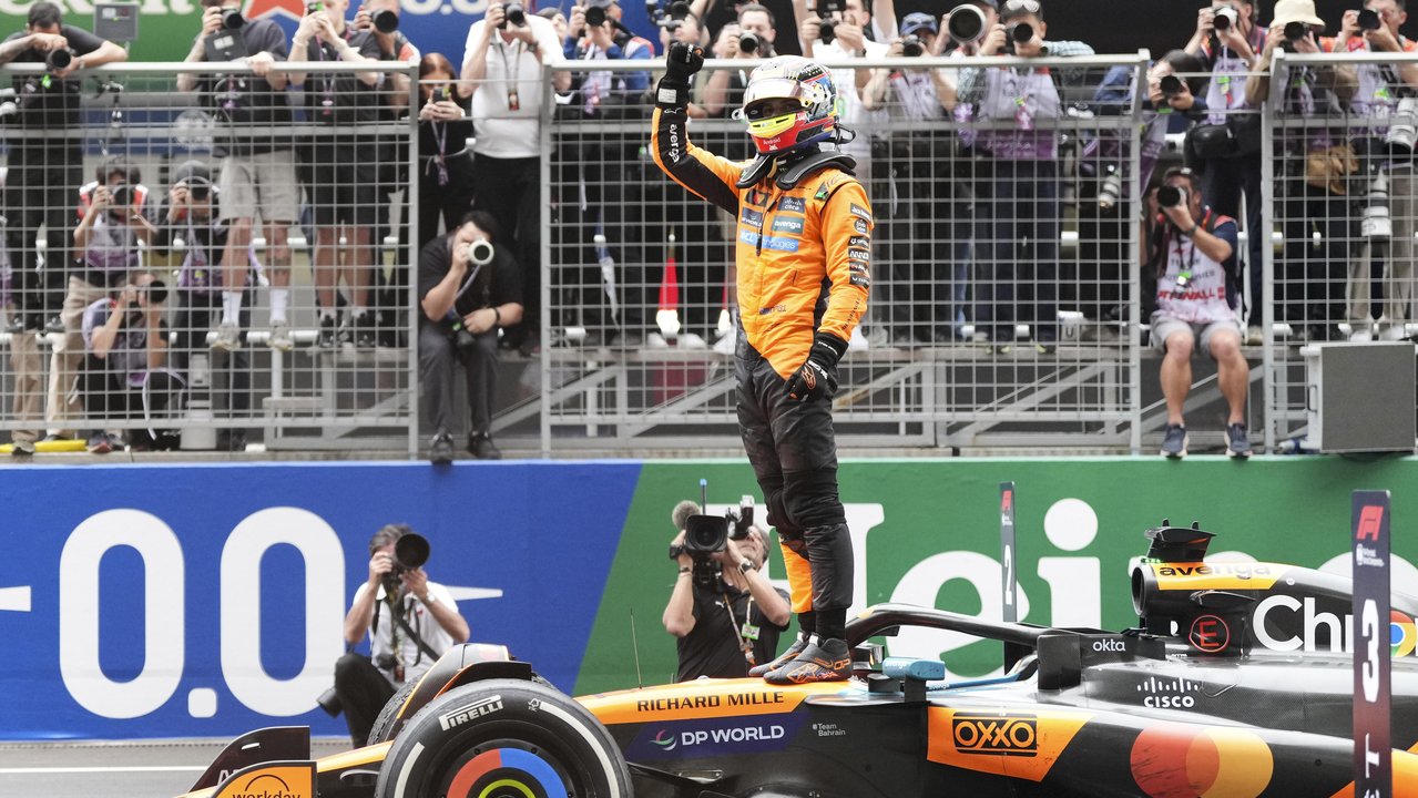 Oscar Piastri wins Chinese Grand Prix