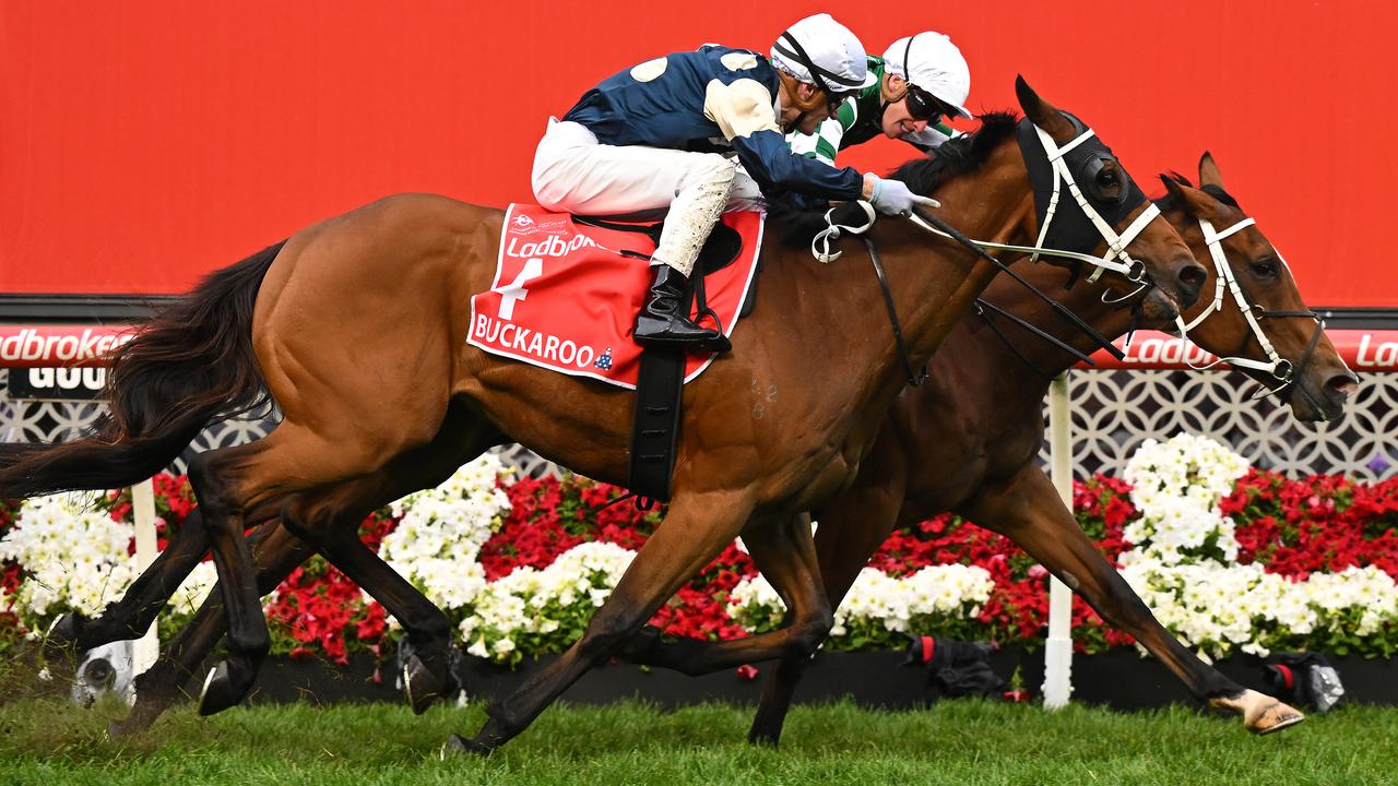 James McDonald rides Via Sistina