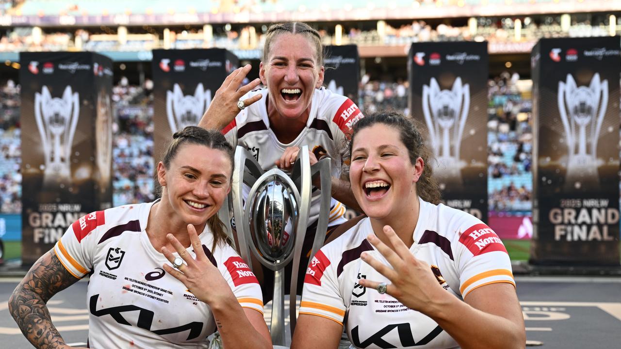 Julia Robinson, Ali Brigginshaw and Chelsea Lenarduzzi 