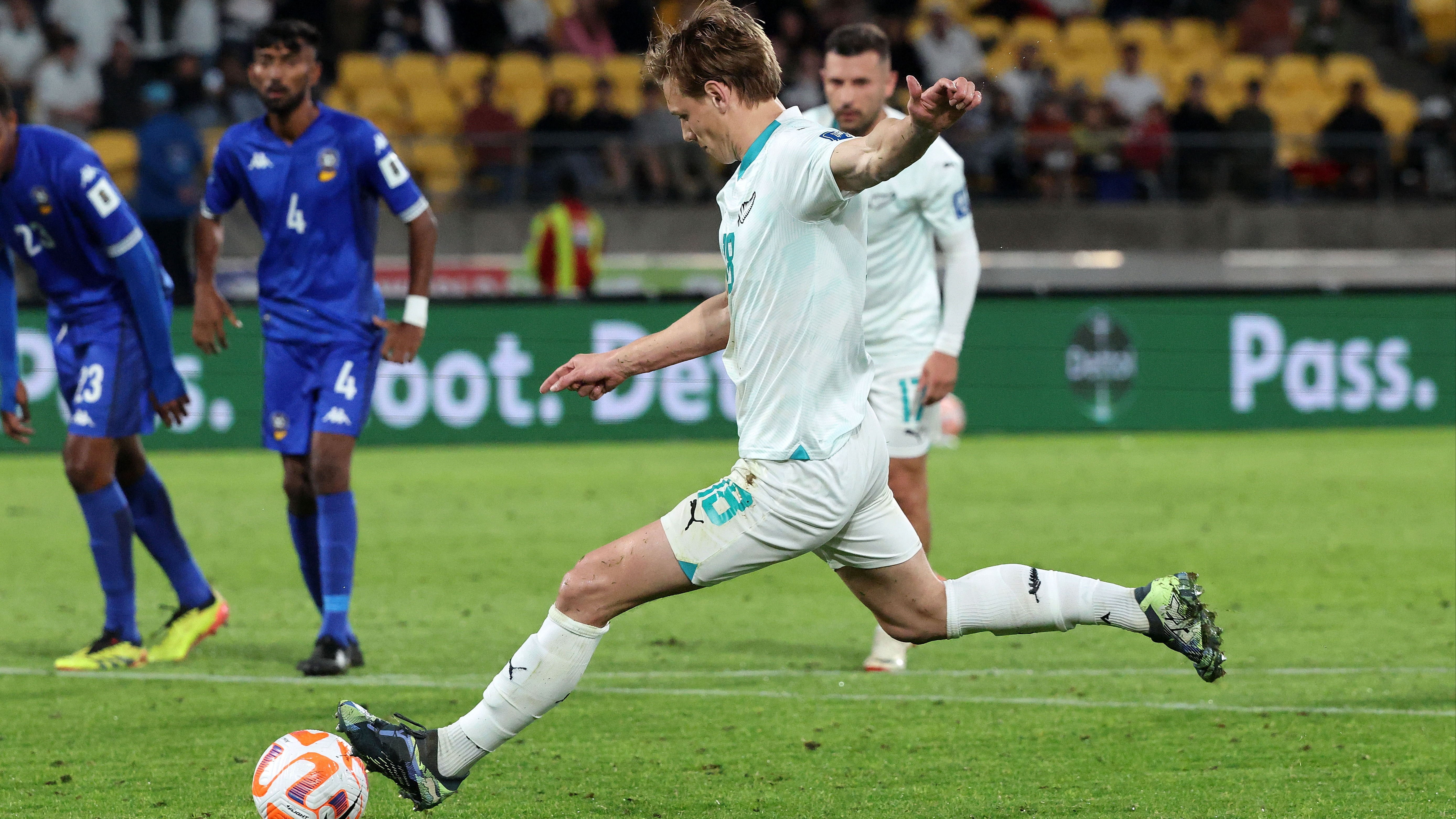 Ben Waine, All Whites