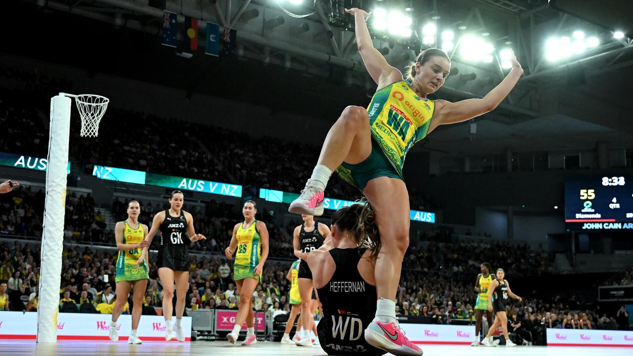 Australian Diamonds vs Silver Ferns
