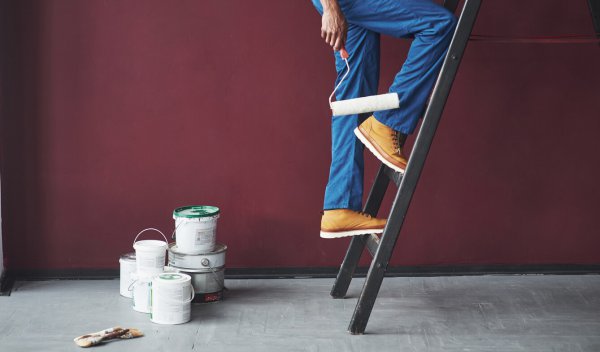 Cómo iniciar un negocio de pintura y tinción (painting and staining)
