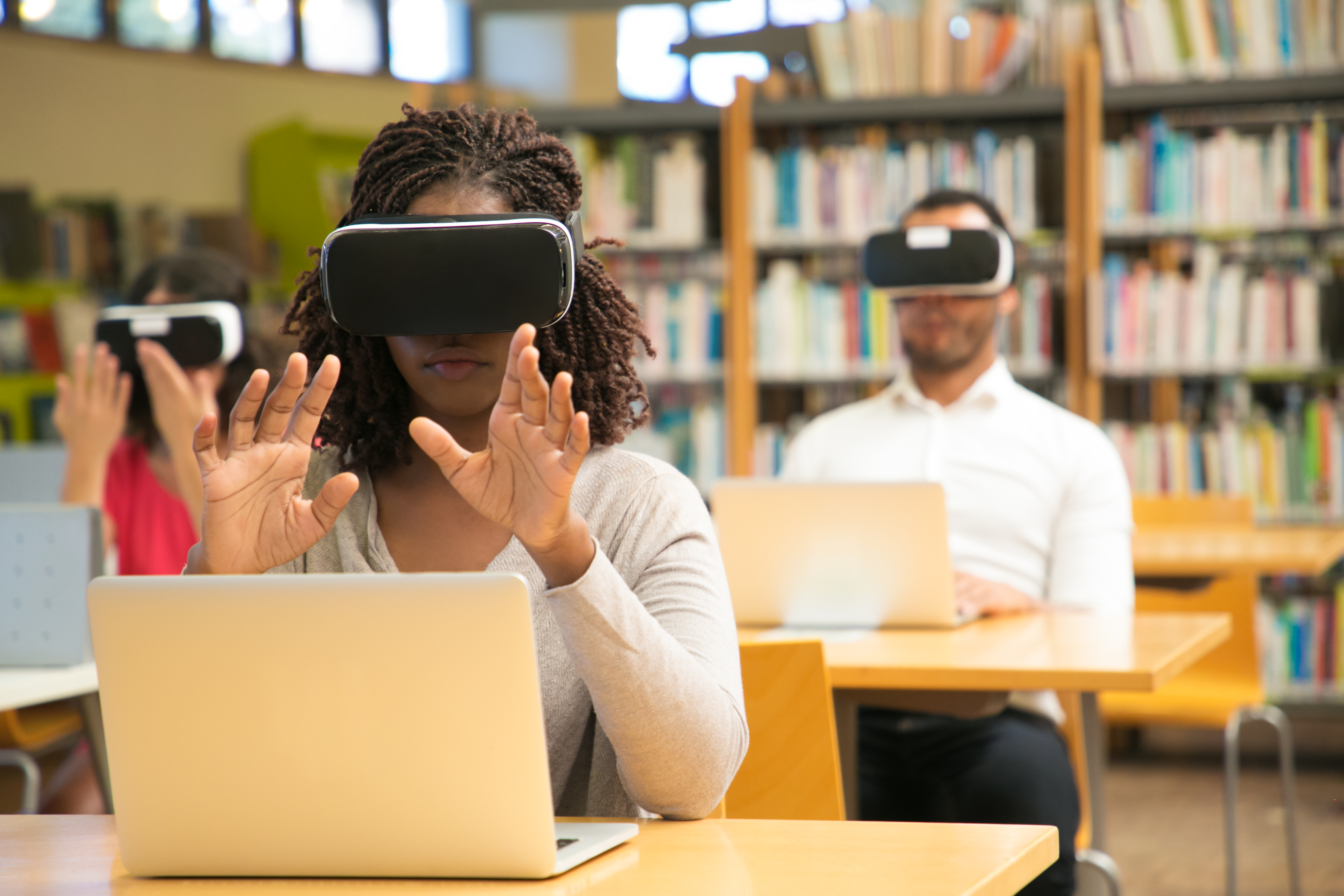 Бесплатное образование. Историческое образование в VR. The Psychology of Education. The advantages of e Learning.