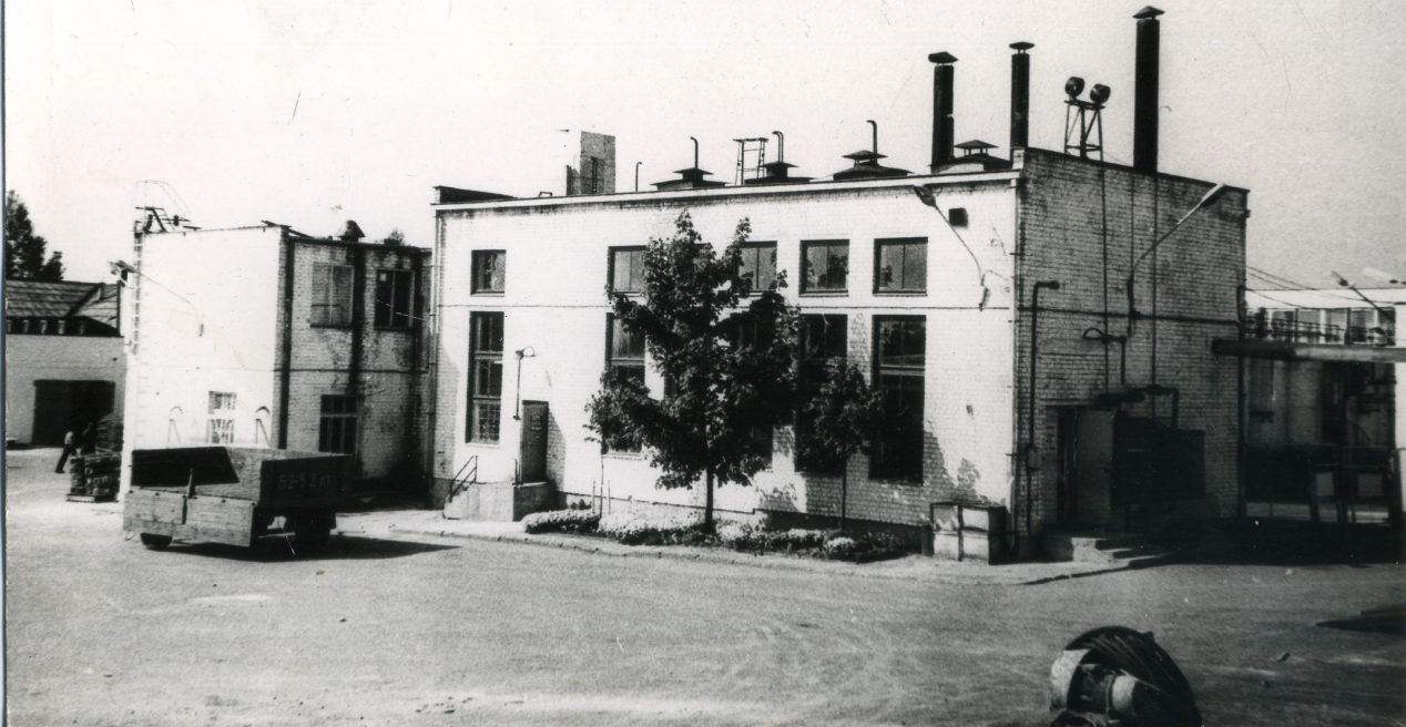 Archyvinė sulčių gamyklos nuotrauka. 1984 metai.