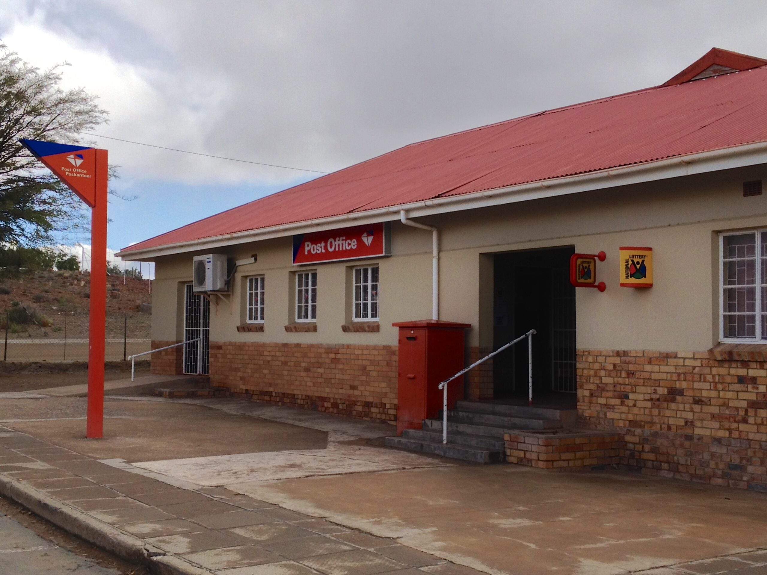 [WordPress Migration Data]
{
  "source": "WordPress Migration",
  "originalUrl": "https://www.sakeliga.org.za/wp-content/uploads/2024/03/Williston_post_office_2-scaled.jpg",
  "wpPath": "/wp-content/uploads/2024/03/Williston_post_office_2-scaled.jpg",
  "wpYear": "2024",
  "wpMonth": "03",
  "wpPostCount": 2,
  "wpPostIds": [
    73200,
    73208
  ],
  "migratedAt": "2025-09-18T13:59:45.130Z",
  "migratedBy": "wp-media-to-contentful.mjs",
  "fileSize": 543169
}
[End WordPress Migration Data]