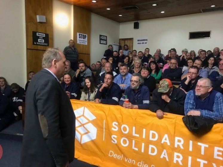 [WordPress Migration Data]
{
  "source": "WordPress Migration",
  "originalUrl": "https://www.sakeliga.org.za/wp-content/uploads/2020/08/Solidariteit-vergadering-aug-2018-1.jpg",
  "wpPath": "/wp-content/uploads/2020/08/Solidariteit-vergadering-aug-2018-1.jpg",
  "wpYear": "2020",
  "wpMonth": "08",
  "wpPostCount": 1,
  "wpPostIds": [
    40523
  ],
  "migratedAt": "2025-09-18T14:22:58.768Z",
  "migratedBy": "wp-media-to-contentful.mjs",
  "fileSize": 117083
}
[End WordPress Migration Data]