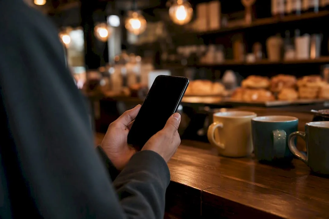 Microcheating on Dating Apps: Signs, Proof, and What to Do
