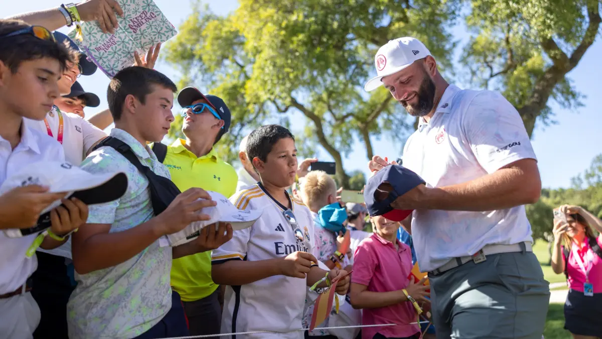 Rd. 1 News and Notes: Rahm enjoying the home crowd | LIV Golf