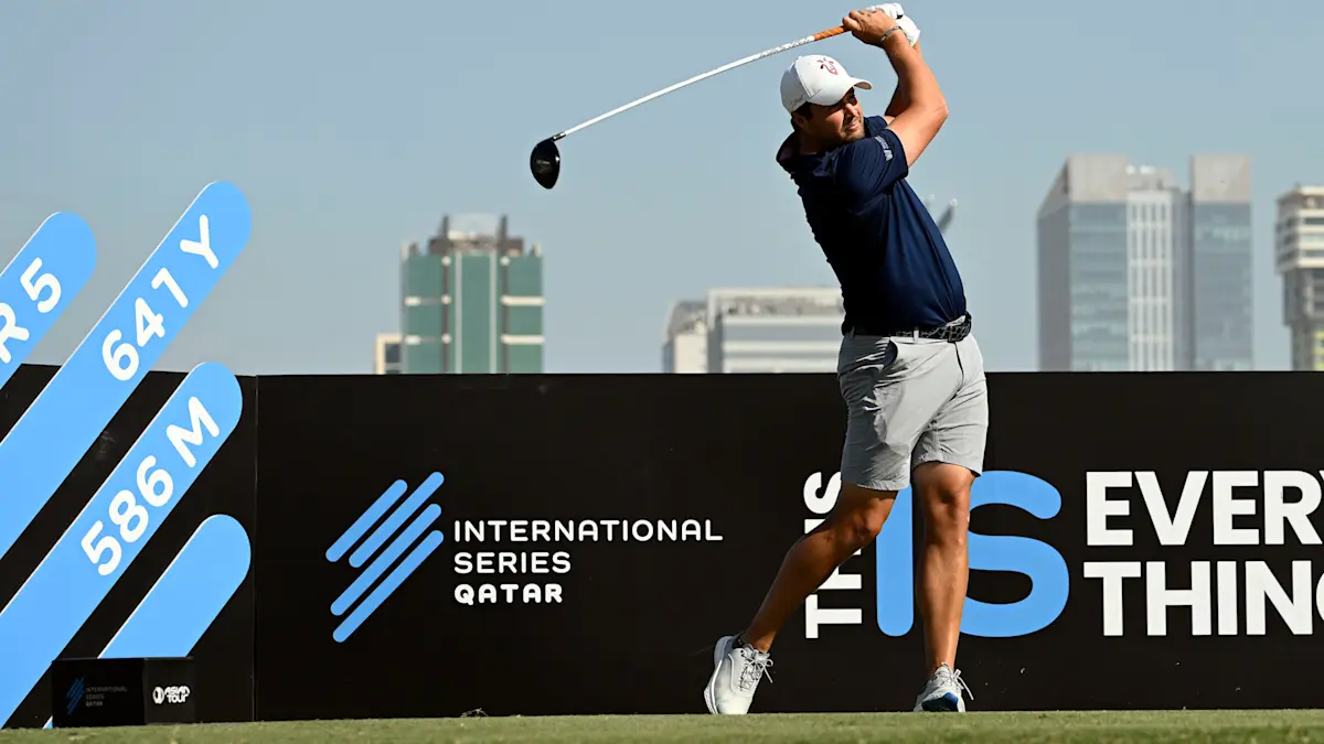 Uihlein takes lead into Round 4 of Intl. Series Qatar | LIV Golf