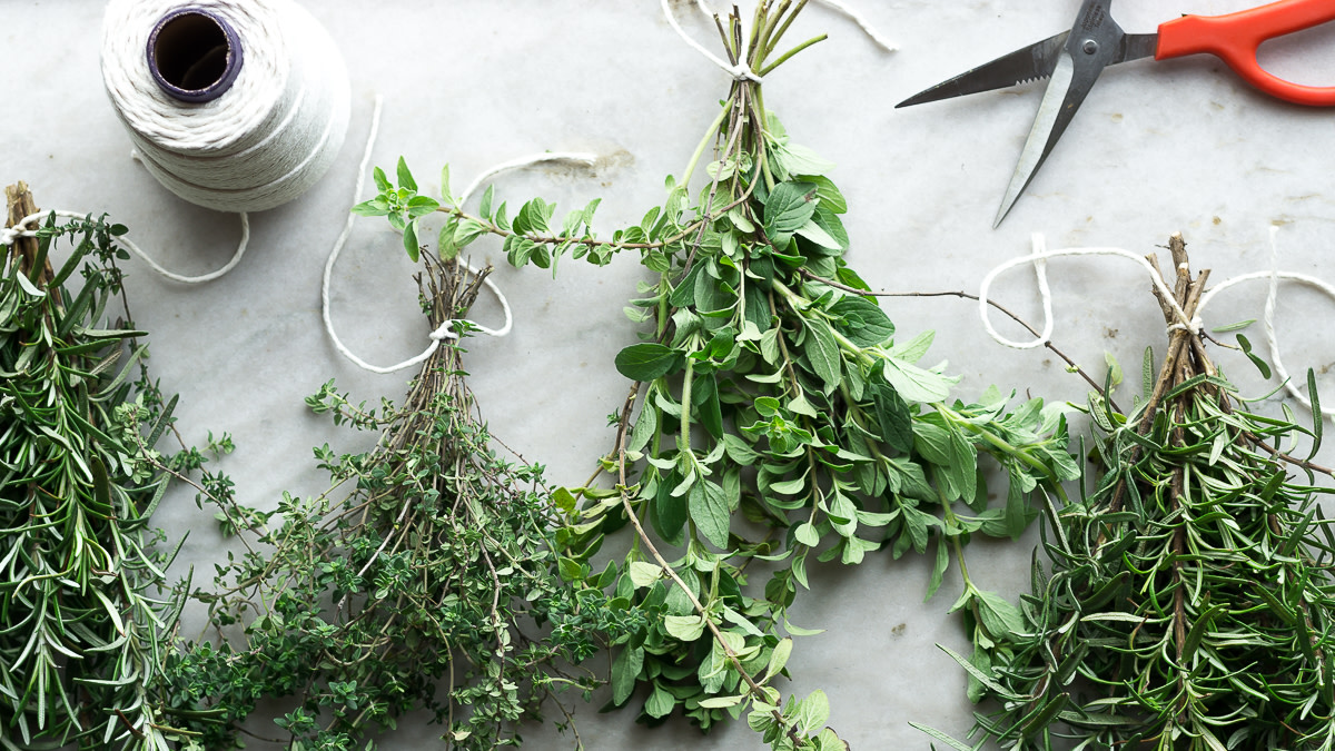 6 Ways to Preserve Herbs