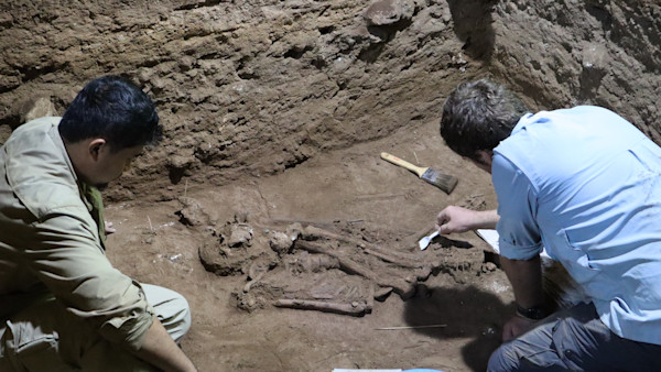Photos: Archeologists Discover 31,000-Year-Old Amputee