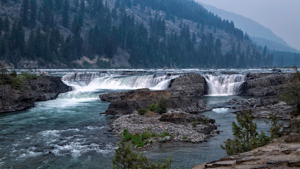 A Small Hunting Town Caught Between Industrial Pollution and Environmental Activism