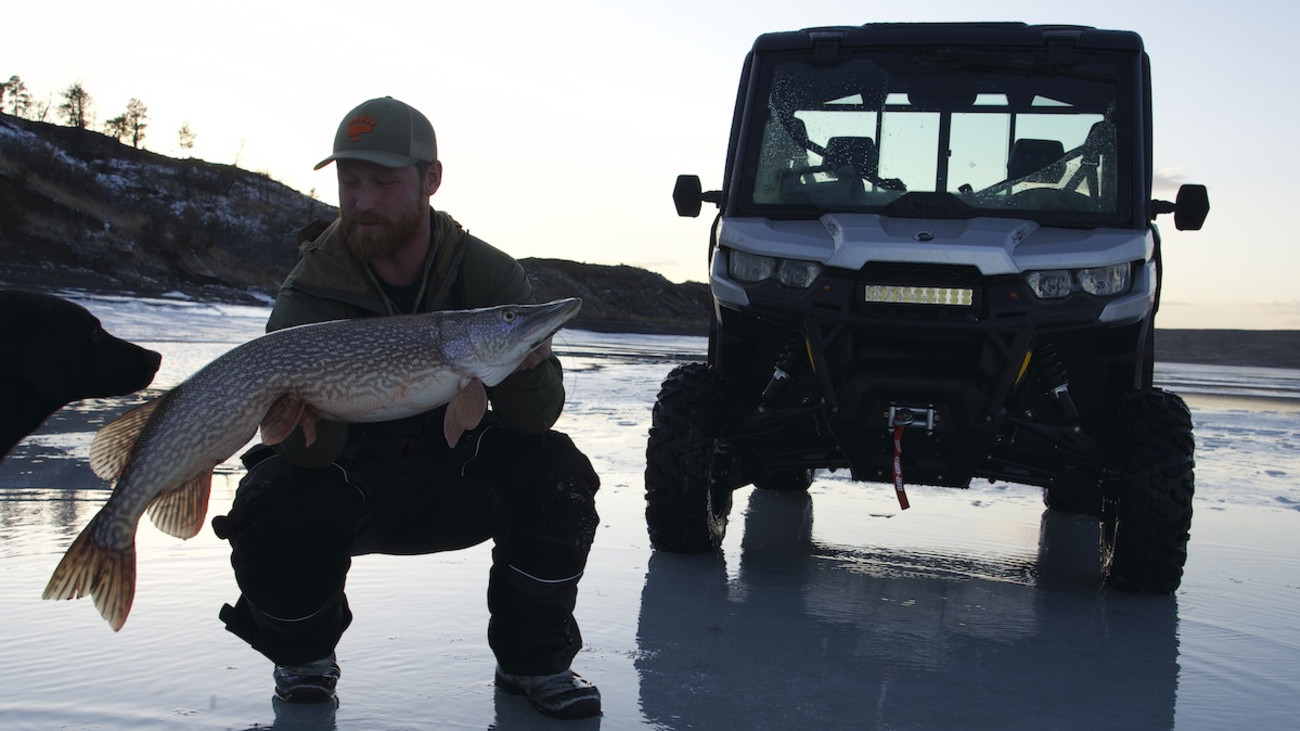 How to Fight and Land Big Fish through the Ice
