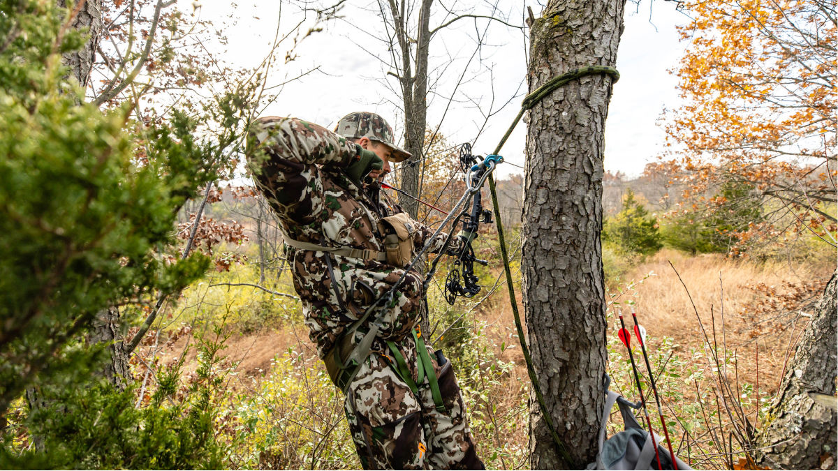 Tree stand deals saddle