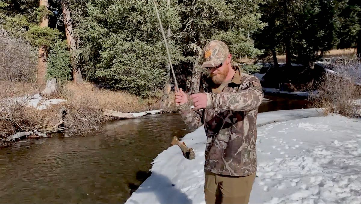 Video: Survival Fishing with a Candy Wrapper