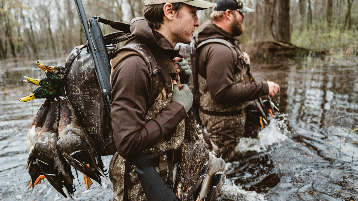 How to Dress for Duck Hunting: Essential Clothing Tips!